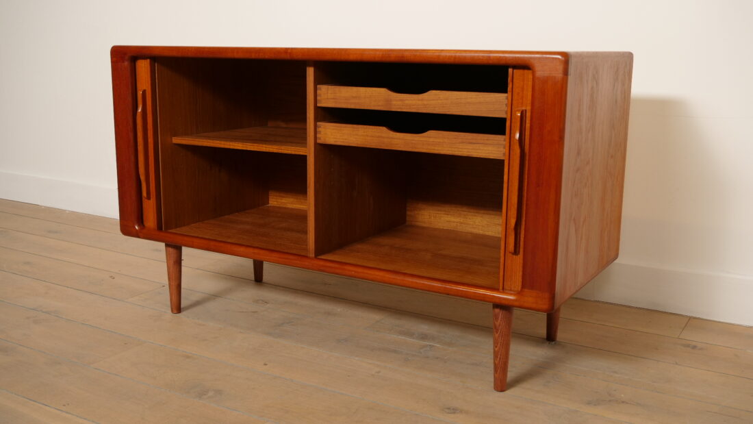 Trp Post Container Data Trp Post Id 22356 Vintage Dressoir Met Schuifdeuren Audiomeubel Teak Trp Post Container