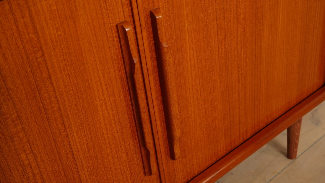 Trp Post Container Data Trp Post Id 22356 Vintage Dressoir Met Schuifdeuren Audiomeubel Teak Trp Post Container