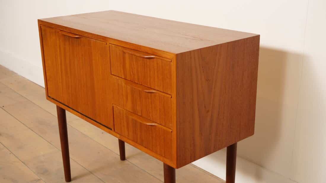 Vintage Ladekast 3 Lades En Klepje Nachtkastje Vintage Ladekast 3 Lades En Klepje Nachtkastje