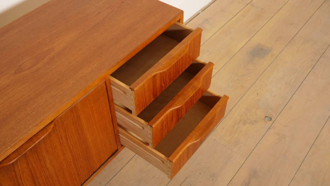 Vintage Ladekast 3 Lades En Klepje Nachtkastje Vintage Ladekast 3 Lades En Klepje Nachtkastje