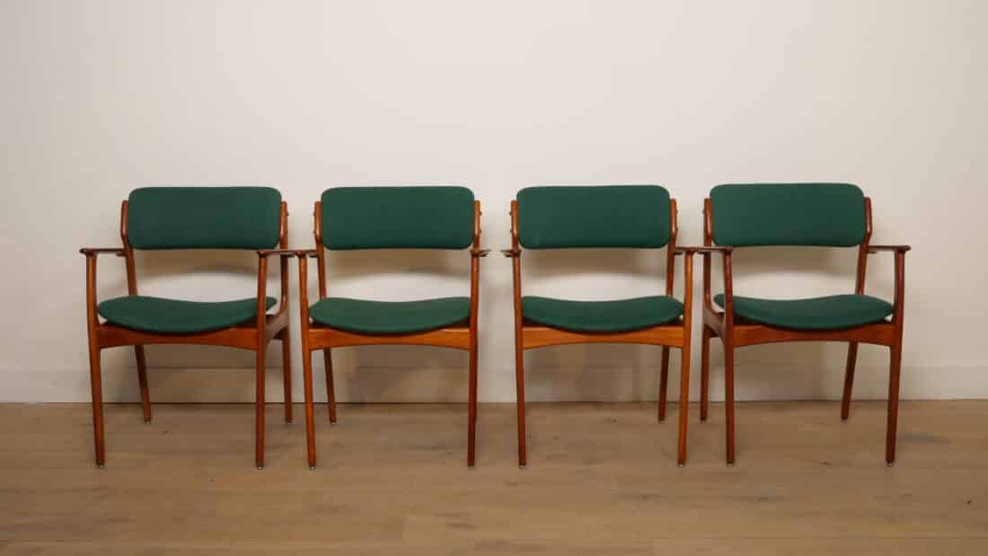 4 X Eetkamerstoelen Erik Buch Model 49 Teak Met Armleuning 4 X Eetkamerstoelen Erik Buch Model 49 Teak Met Armleuning