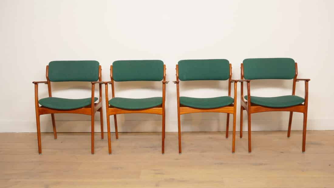 4 X Eetkamerstoelen Erik Buch Model 49 Teak Met Armleuning 4 X Eetkamerstoelen Erik Buch Model 49 Teak Met Armleuning