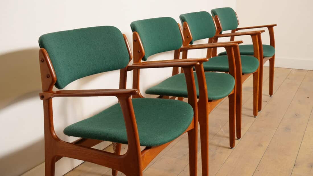 4 X Eetkamerstoelen Erik Buch Model 49 Teak Met Armleuning 4 X Eetkamerstoelen Erik Buch Model 49 Teak Met Armleuning