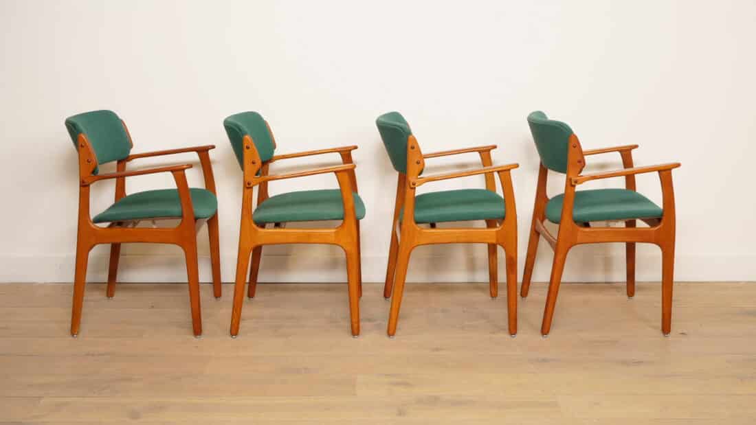 4 X Eetkamerstoelen Erik Buch Model 49 Teak Met Armleuning 4 X Eetkamerstoelen Erik Buch Model 49 Teak Met Armleuning