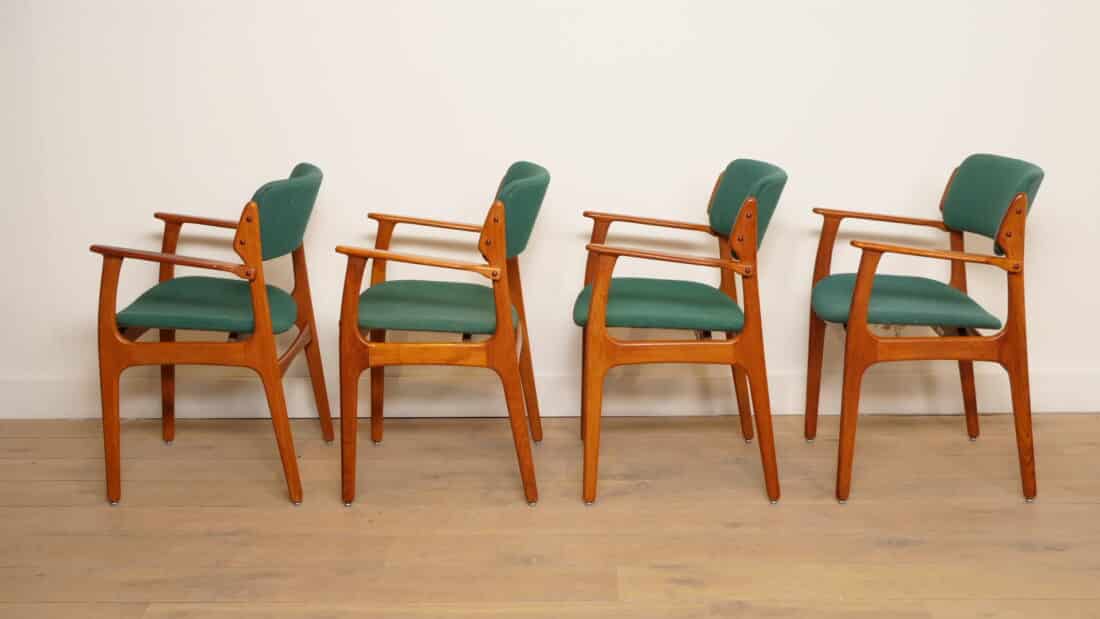 4 X Eetkamerstoelen Erik Buch Model 49 Teak Met Armleuning 4 X Eetkamerstoelen Erik Buch Model 49 Teak Met Armleuning