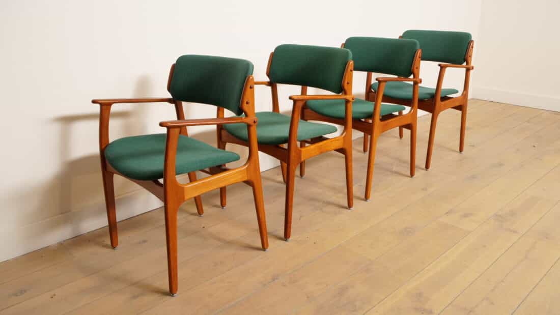 4 X Eetkamerstoelen Erik Buch Model 49 Teak Met Armleuning 4 X Eetkamerstoelen Erik Buch Model 49 Teak Met Armleuning