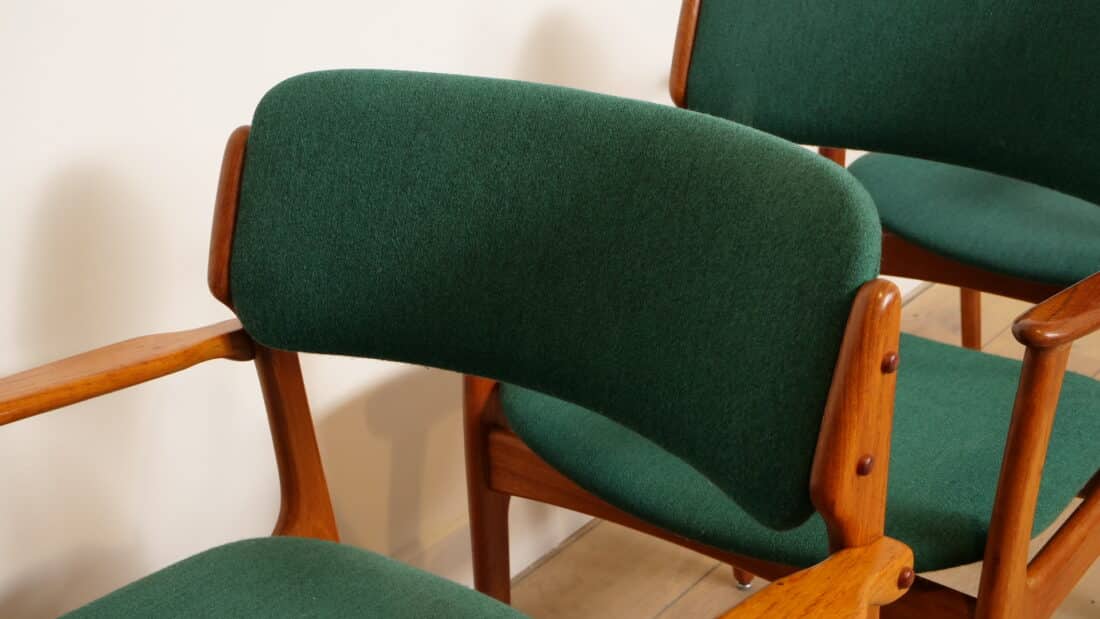 4 X Eetkamerstoelen Erik Buch Model 49 Teak Met Armleuning 4 X Eetkamerstoelen Erik Buch Model 49 Teak Met Armleuning