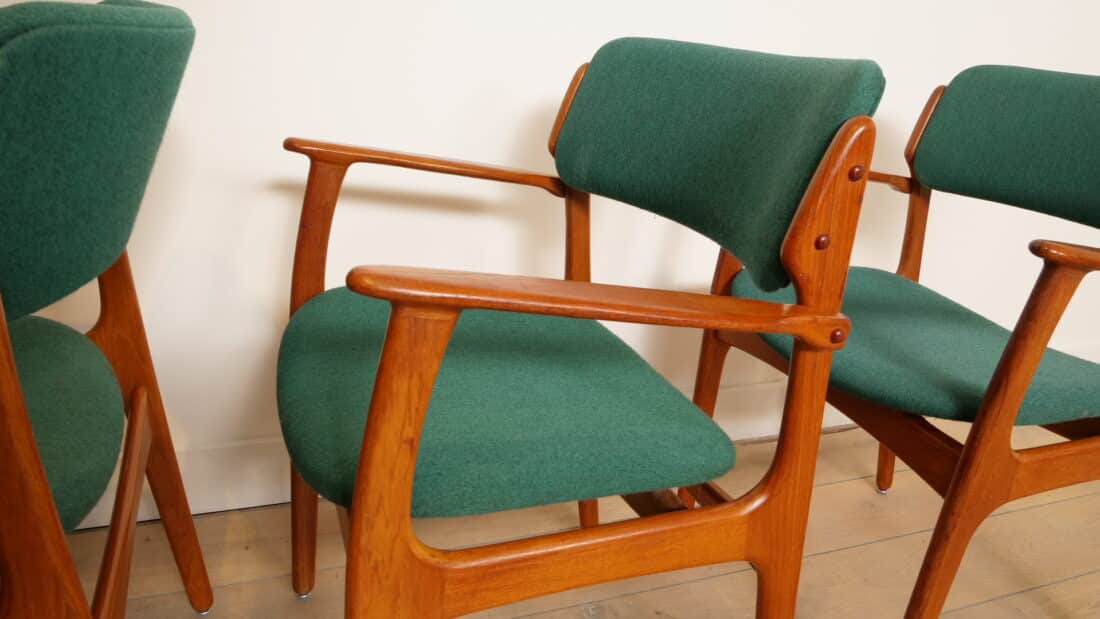 4 X Eetkamerstoelen Erik Buch Model 49 Teak Met Armleuning 4 X Eetkamerstoelen Erik Buch Model 49 Teak Met Armleuning