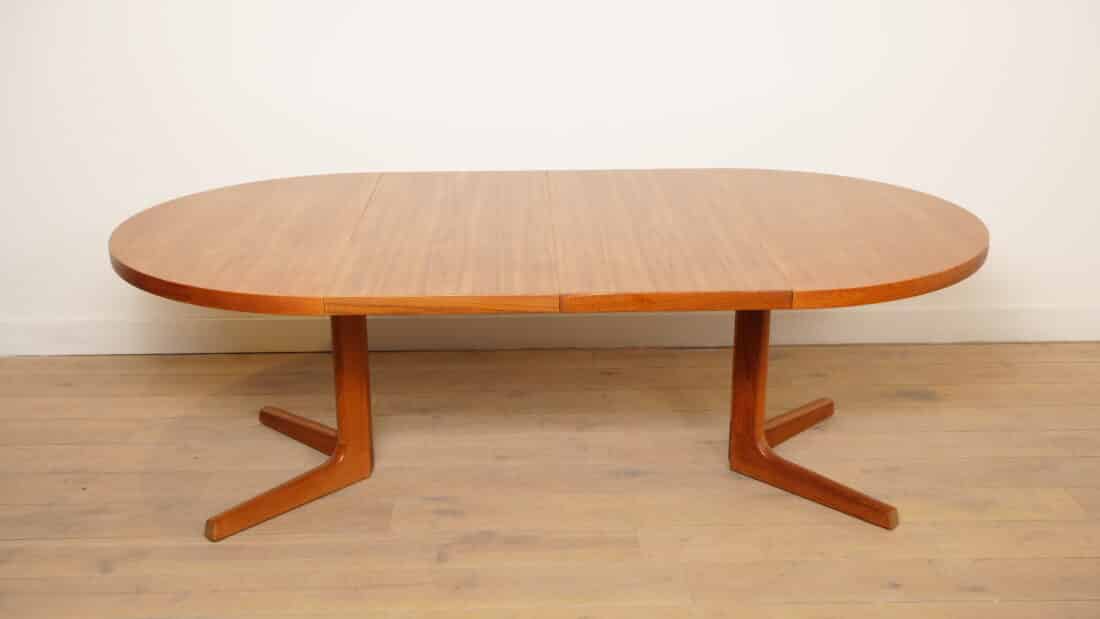 Vintage Eettafel Rond Teak Uitschuifbaar 122 Cm Tot 222 Cm