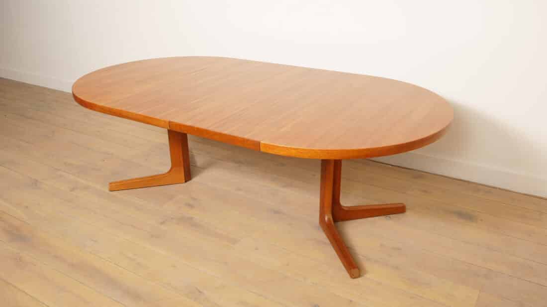 Vintage Eettafel Rond Teak Uitschuifbaar 122 Cm Tot 222 Cm