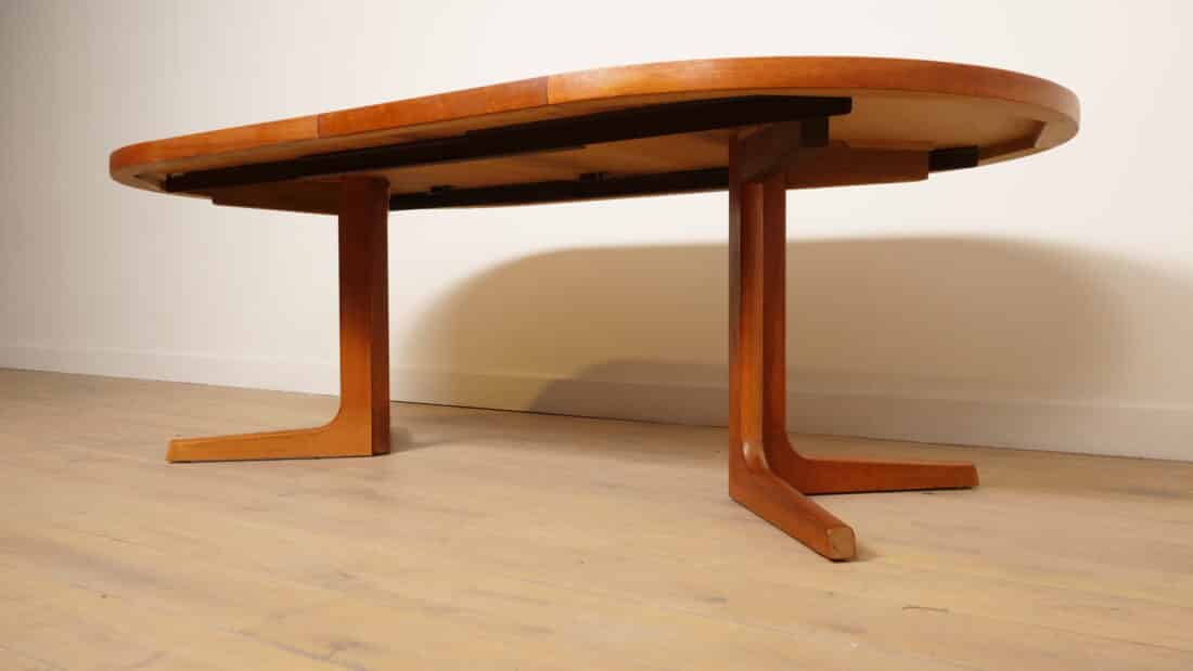 Vintage Eettafel Rond Teak Uitschuifbaar 122 Cm Tot 222 Cm