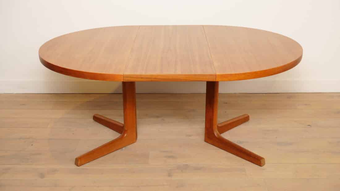 Vintage Eettafel Rond Teak Uitschuifbaar 122 Cm Tot 222 Cm