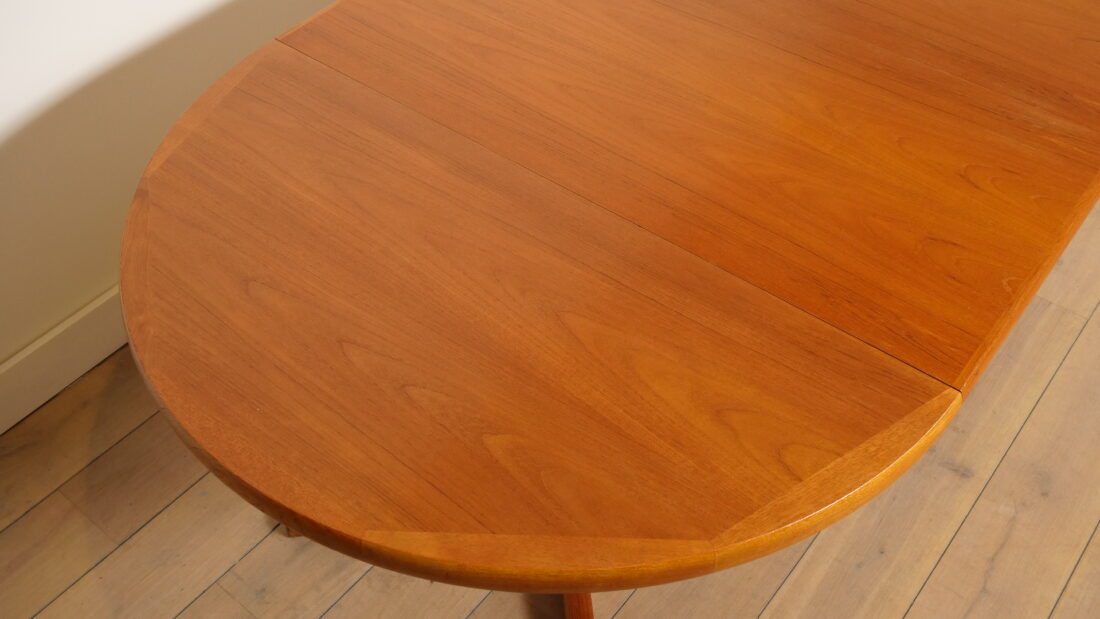 Vintage Ronde Eettafel Teak Uitschuifbaar 114 Cm 8211 214 Cm Vintage Ronde Eettafel Teak Uitschuifbaar 114 Cm 8211 214 Cm