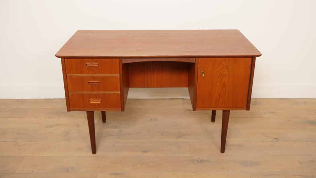 Vintage Bureau Deens Teak Mid Century 1960s