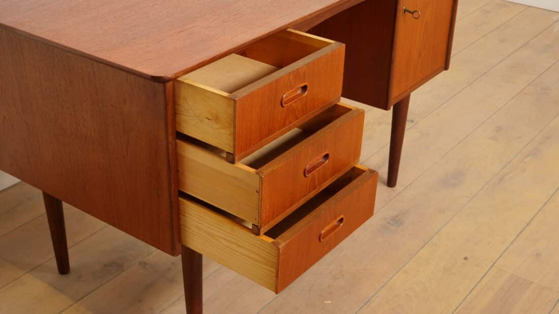 Vintage Bureau Deens Teak Mid Century 1960s