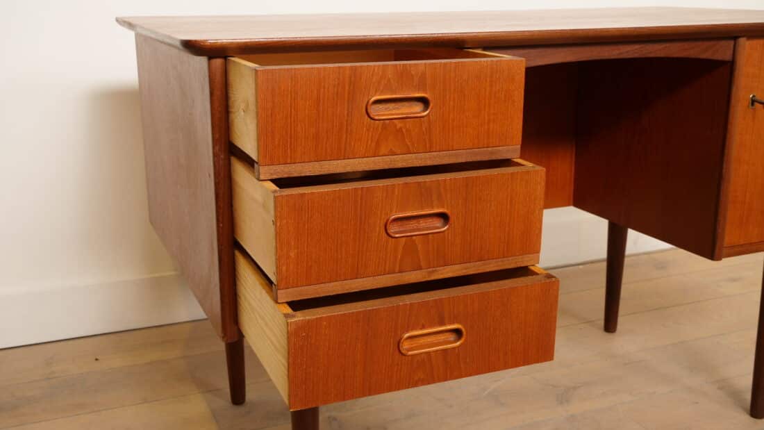 Vintage Bureau Deens Teak Mid Century 1960s