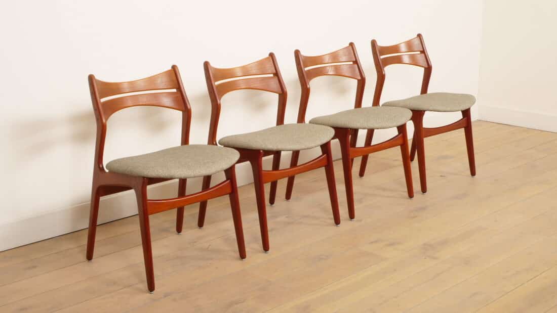 4 X Eetkamerstoelen Erik Buch Model 310 Teak Opnieuw Gestoffeerd
