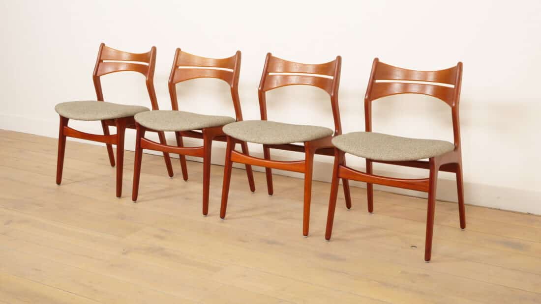 4 X Eetkamerstoelen Erik Buch Model 310 Teak Opnieuw Gestoffeerd