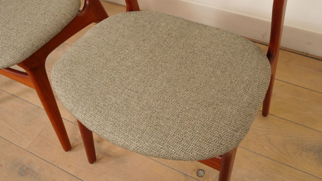 4 X Eetkamerstoelen Erik Buch Model 310 Teak Opnieuw Gestoffeerd