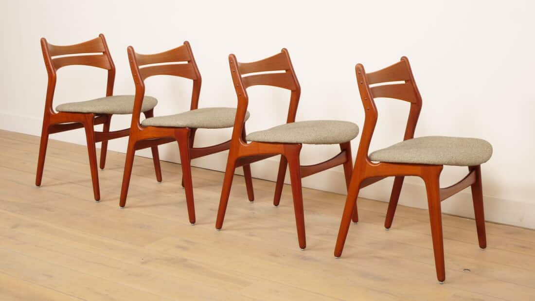 4 X Eetkamerstoelen Erik Buch Model 310 Teak Opnieuw Gestoffeerd