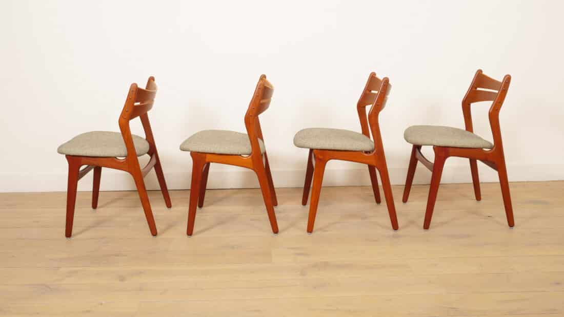 4 X Eetkamerstoelen Erik Buch Model 310 Teak Opnieuw Gestoffeerd