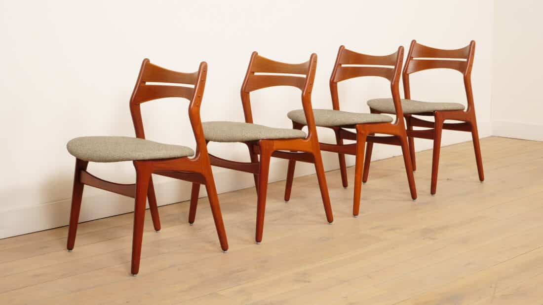 4 X Eetkamerstoelen Erik Buch Model 310 Teak Opnieuw Gestoffeerd