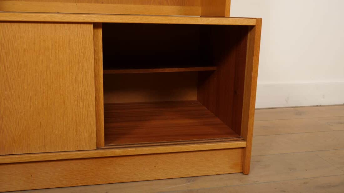 Vintage Wandkast Boekenkast Eiken Schuifdeuren