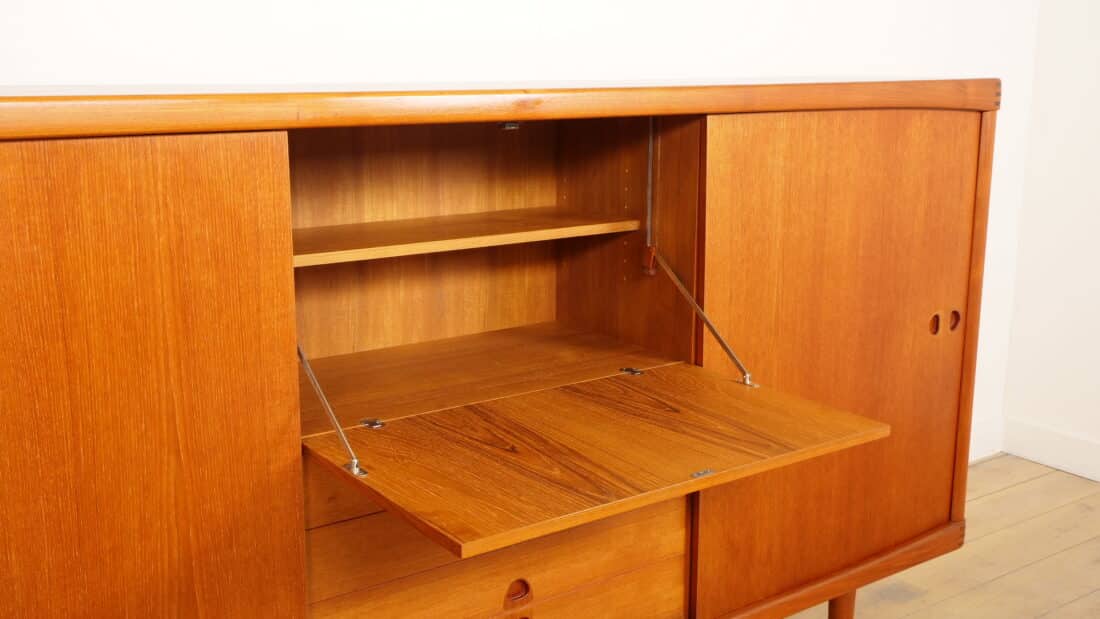 Vintage Kast Deens Highboard Schuifdeuren Bramin 225 Cm Vintage Kast Deens Highboard Schuifdeuren Bramin 225 Cm