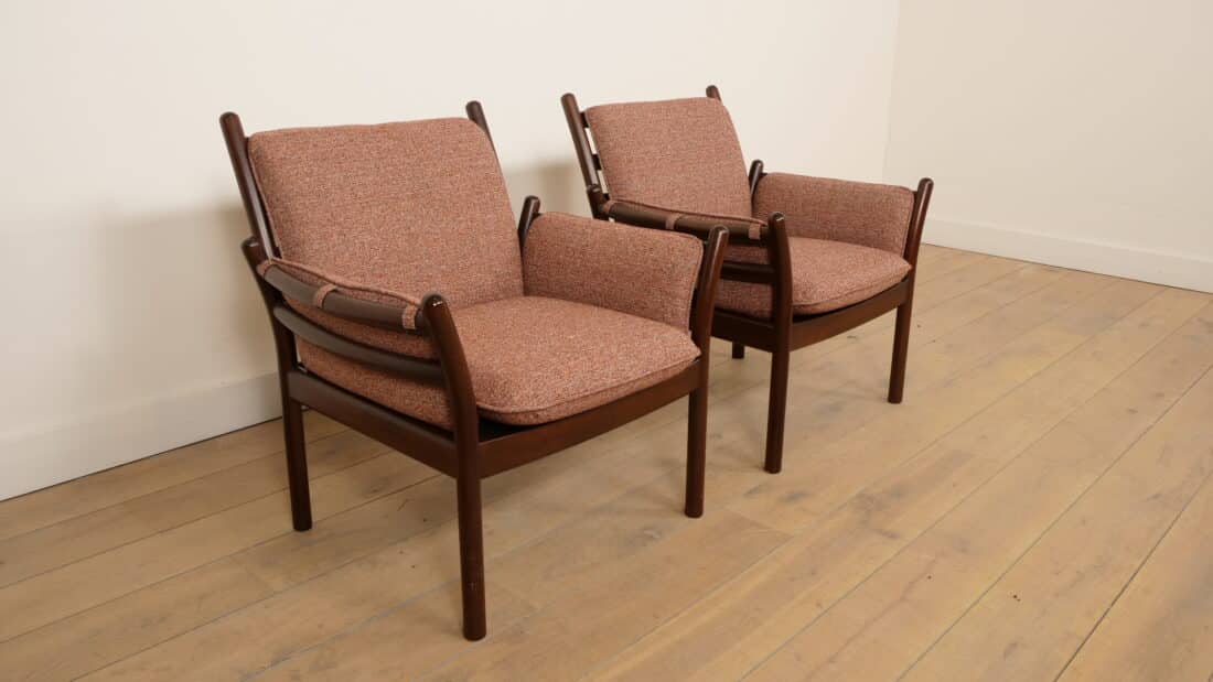 Set Van 2 Vintage Fauteuils Illum Wikkels Voor Silkeborg Model Genius Mahonie