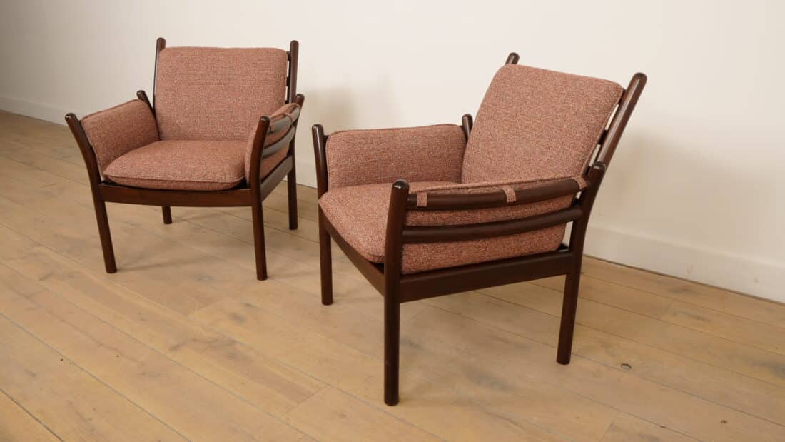 Set Van 2 Vintage Fauteuils Illum Wikkels Voor Silkeborg Model Genius Mahonie