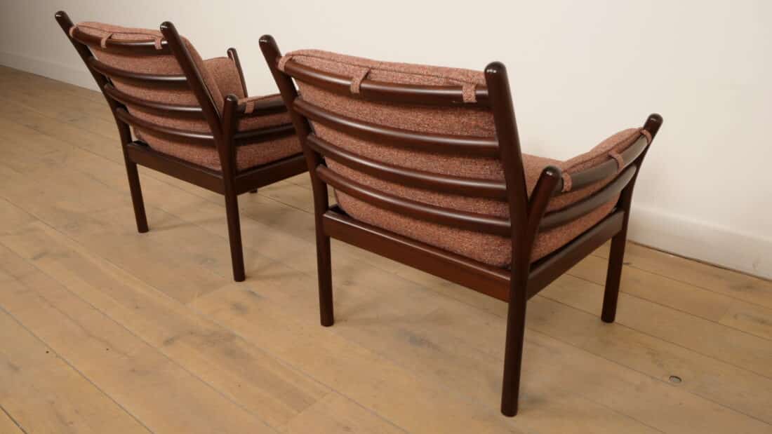 Set Van 2 Vintage Fauteuils Illum Wikkels Voor Silkeborg Model Genius Mahonie