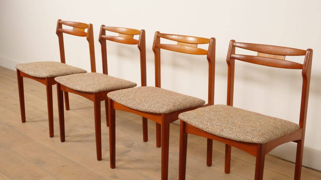 Set Van 4 Eetkamerstoelen Teak