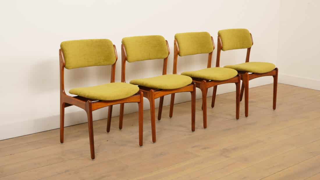 4 X Eetkamerstoelen Erik Buch Model 49 Palissander Opnieuw Gestoffeerd