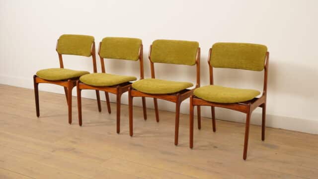 4 X Eetkamerstoelen Erik Buch Model 49 Palissander Opnieuw Gestoffeerd