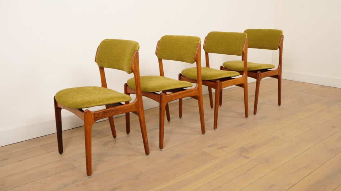 4 X Eetkamerstoelen Erik Buch Model 49 Palissander Opnieuw Gestoffeerd