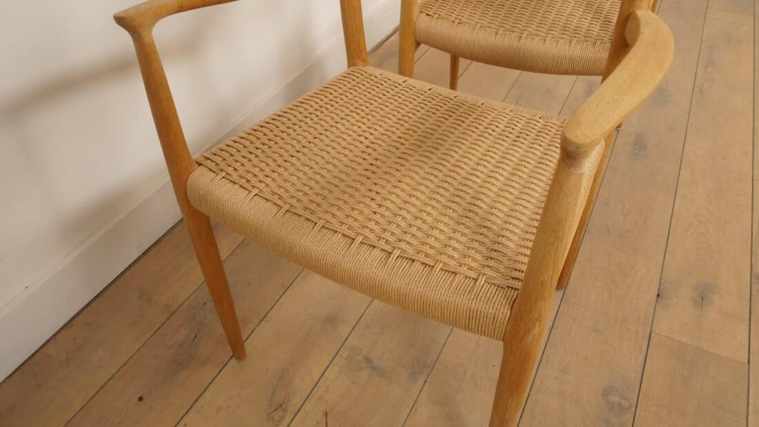 2 X Niels Otto Moller Eetkamerstoelen Model 56 Eiken Gerestaureerd