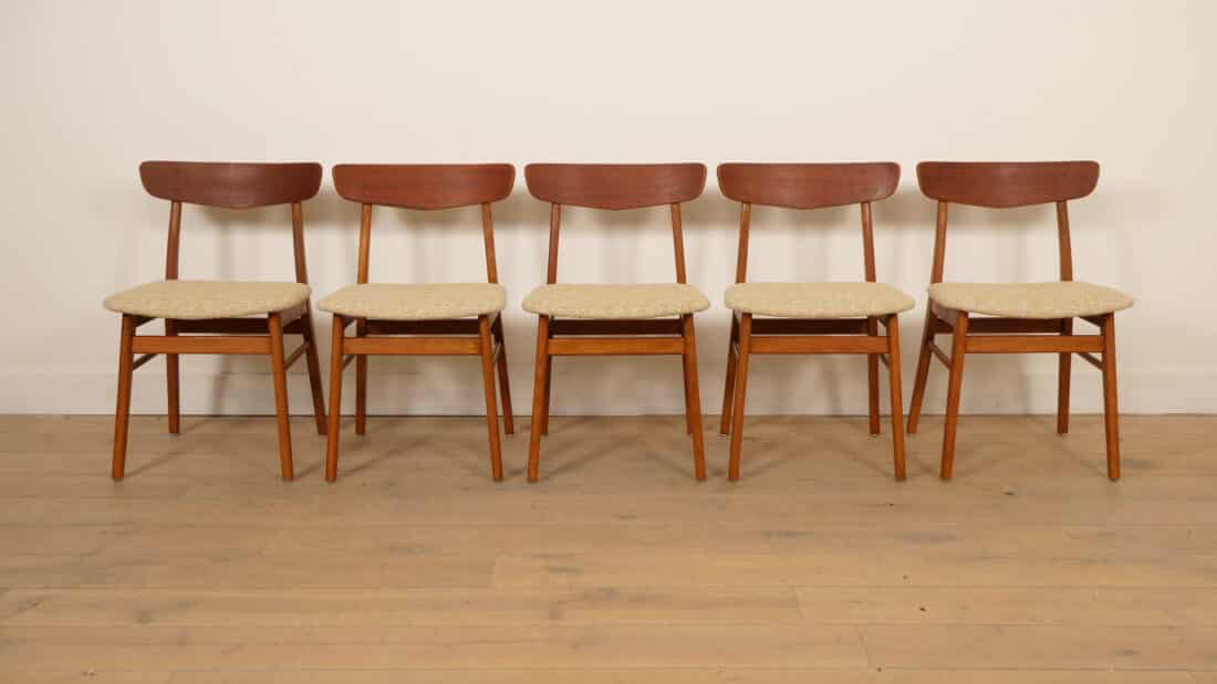 5 X Eetkamerstoel Farstrup Model 210 Gerestaureerd Creme Geel 5 X Eetkamerstoel Farstrup Model 210 Gerestaureerd Creme Geel