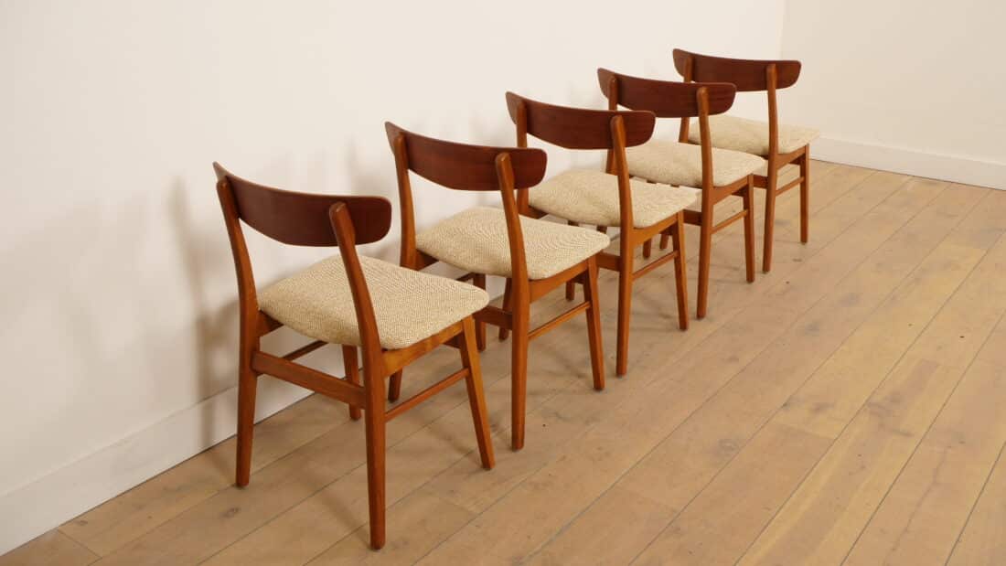 5 X Eetkamerstoel Farstrup Model 210 Gerestaureerd Creme Geel 5 X Eetkamerstoel Farstrup Model 210 Gerestaureerd Creme Geel