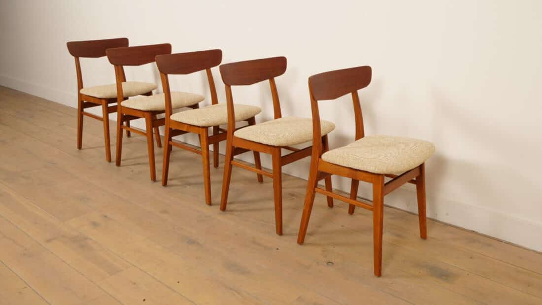 5 X Eetkamerstoel Farstrup Model 210 Gerestaureerd Creme Geel 5 X Eetkamerstoel Farstrup Model 210 Gerestaureerd Creme Geel