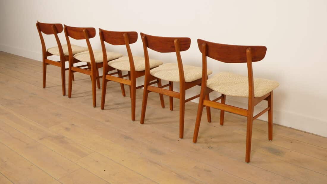 5 X Eetkamerstoel Farstrup Model 210 Gerestaureerd Creme Geel 5 X Eetkamerstoel Farstrup Model 210 Gerestaureerd Creme Geel