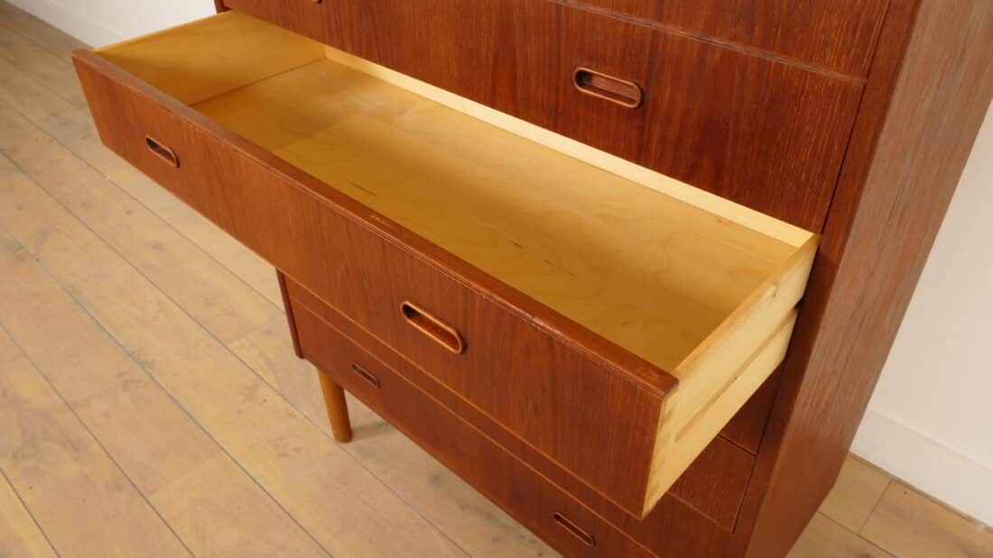 Bijzondere Deense Ladekast Teak 5 Lades En Verborgen Klepje 123 Cm Bijzondere Deense Ladekast Teak 5 Lades En Verborgen Klepje 123 Cm