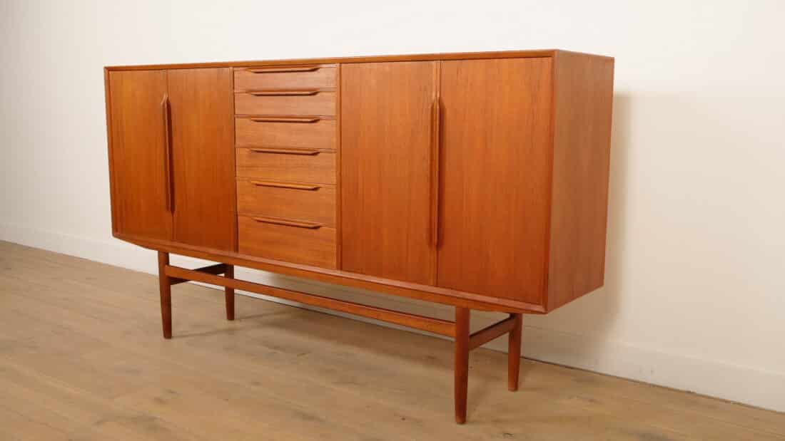 Deens Vintage Highboard In Teak Midcentury Modern Wandkast Deens Vintage Highboard In Teak Midcentury Modern Wandkast