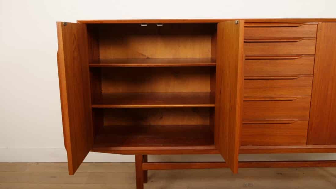 Deens Vintage Highboard In Teak Midcentury Modern Wandkast Deens Vintage Highboard In Teak Midcentury Modern Wandkast