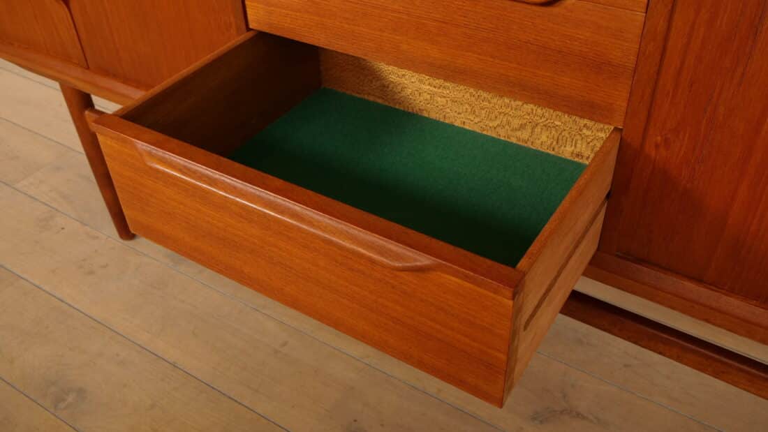 Deens Vintage Highboard In Teak Midcentury Modern Wandkast Deens Vintage Highboard In Teak Midcentury Modern Wandkast