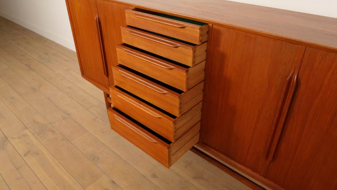 Deens Vintage Highboard In Teak Midcentury Modern Wandkast Deens Vintage Highboard In Teak Midcentury Modern Wandkast