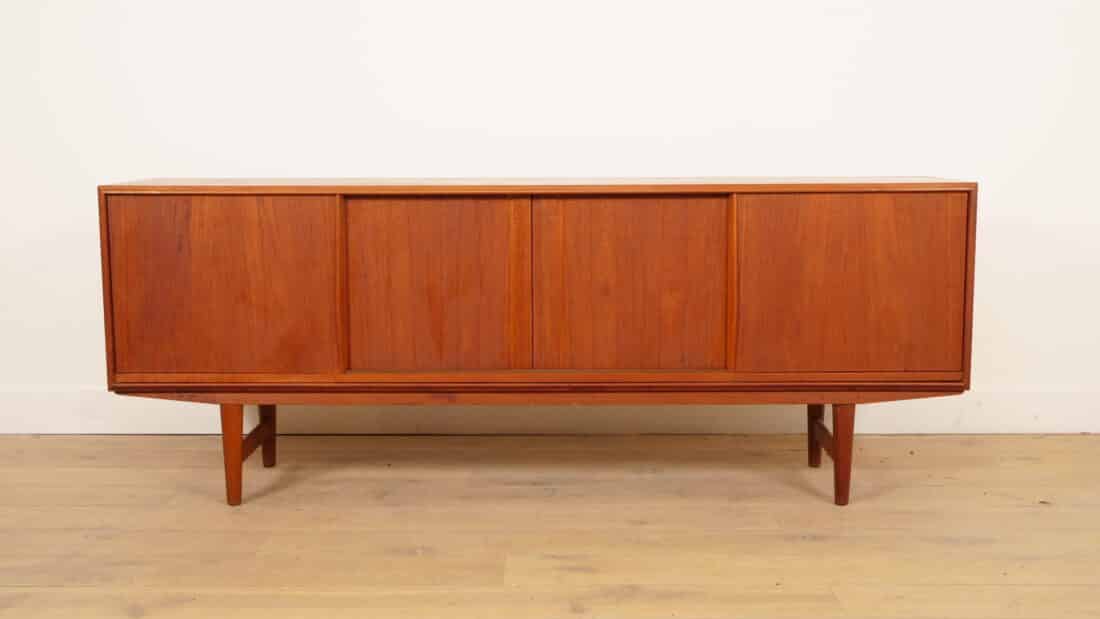 Vintage Dressoir Schuifdeuren Scandinavisch Design 196 Cm Vintage Dressoir Schuifdeuren Scandinavisch Design 196 Cm