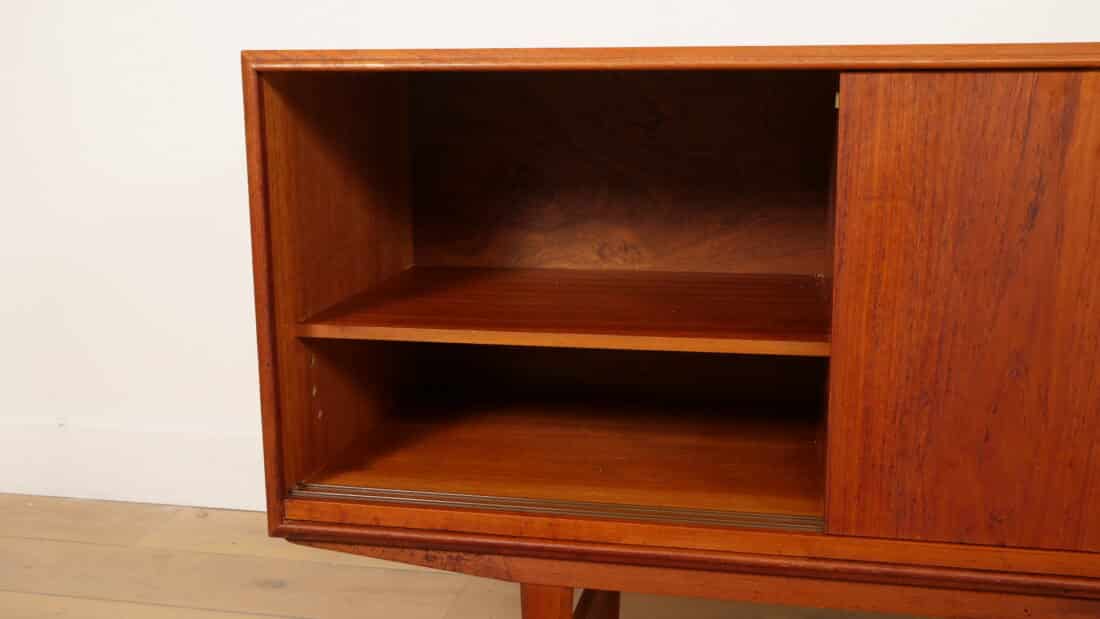 Vintage Dressoir Schuifdeuren Scandinavisch Design 196 Cm Vintage Dressoir Schuifdeuren Scandinavisch Design 196 Cm