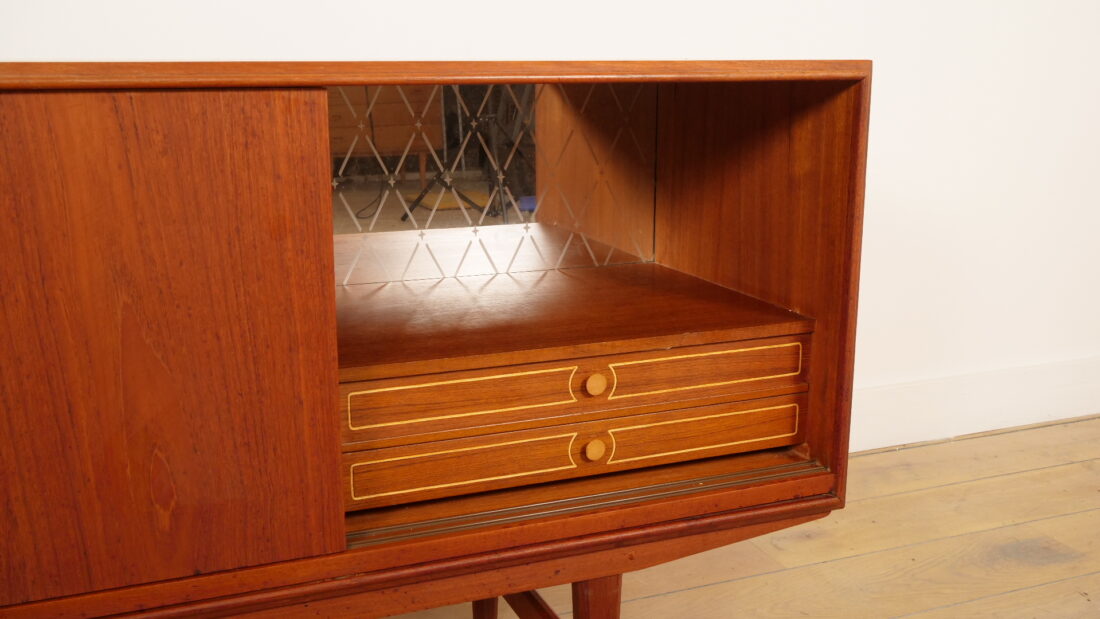 Vintage Dressoir Schuifdeuren Scandinavisch Design 196 Cm Vintage Dressoir Schuifdeuren Scandinavisch Design 196 Cm