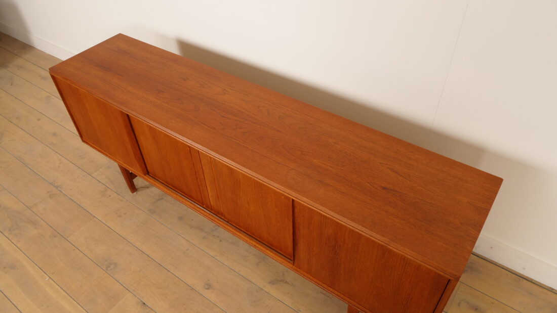 Vintage Dressoir Schuifdeuren Scandinavisch Design 196 Cm Vintage Dressoir Schuifdeuren Scandinavisch Design 196 Cm