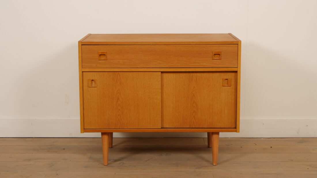 Vintage Dressoir Eiken 89 Cm Schuifdeuren Vintage Dressoir Eiken 89 Cm Schuifdeuren